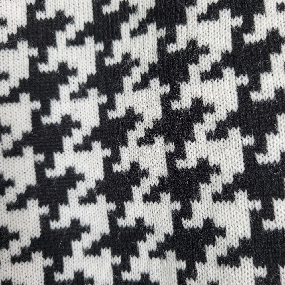 Marks & Spencer Houndstooth Sweater. Black & White. Size 14 - Picture 7 of 12